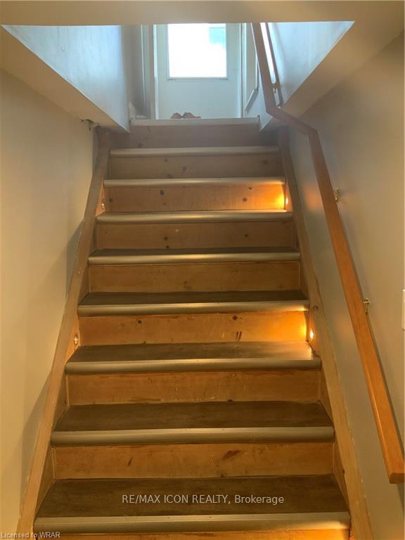 Photo 4 of 780 Rockway Drive, Kitchener — HOMEH