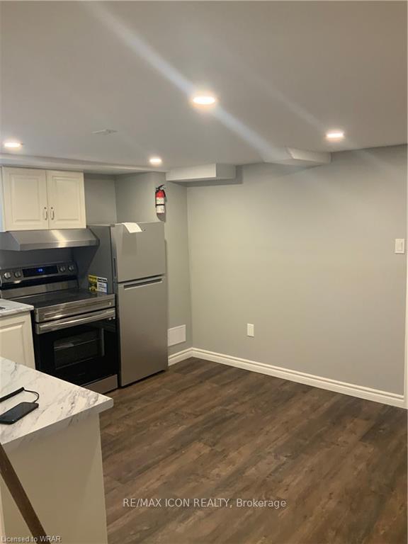 Photo 5 of 780 Rockway Drive, Kitchener — HOMEH