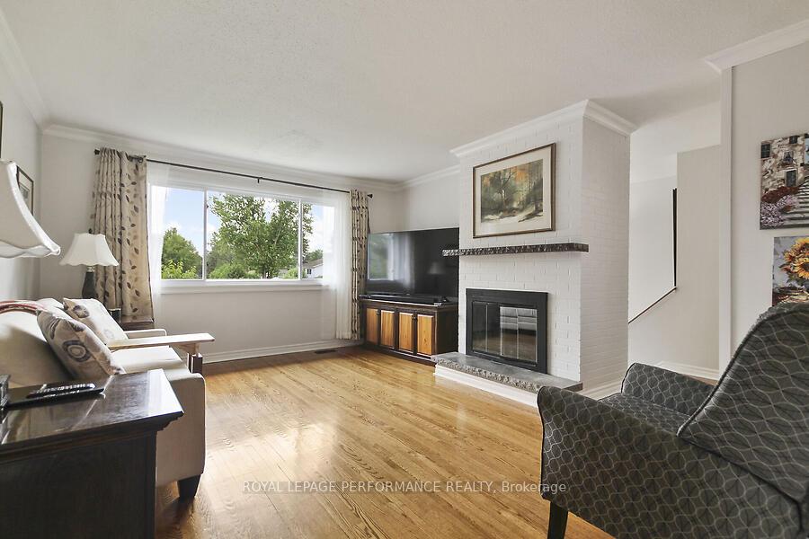 Photo 4 of 141 Abbotsford Road, Ottawa, Kanata - Glencairn/Hazeldean — HOMEH