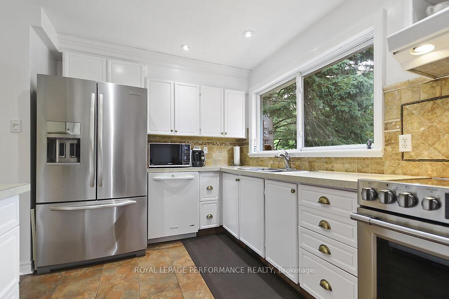 Photo 12 of 141 Abbotsford Road, Ottawa, Kanata - Glencairn/Hazeldean — HOMEH