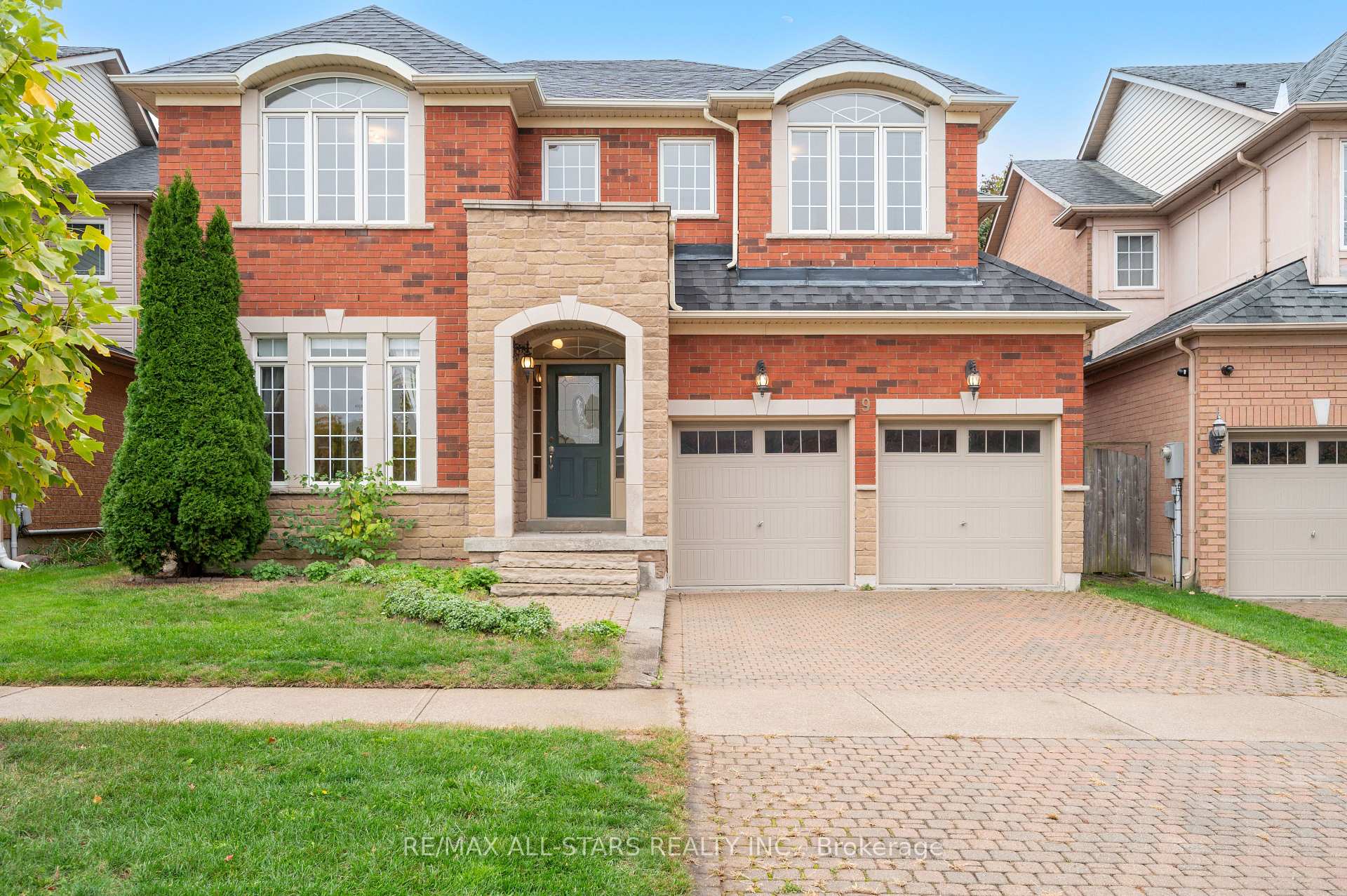 Photo 4 of 9 Wood Thrush Avenue, Markham, Legacy — HOMEH