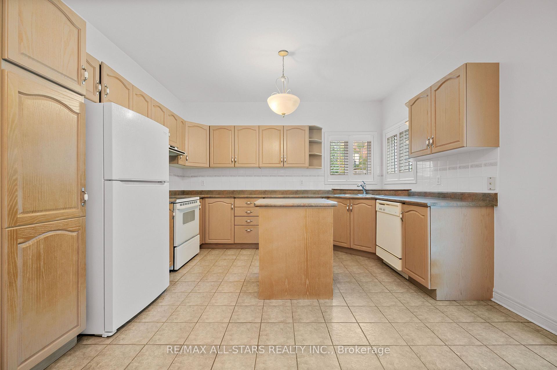Photo 14 of 9 Wood Thrush Avenue, Markham, Legacy — HOMEH