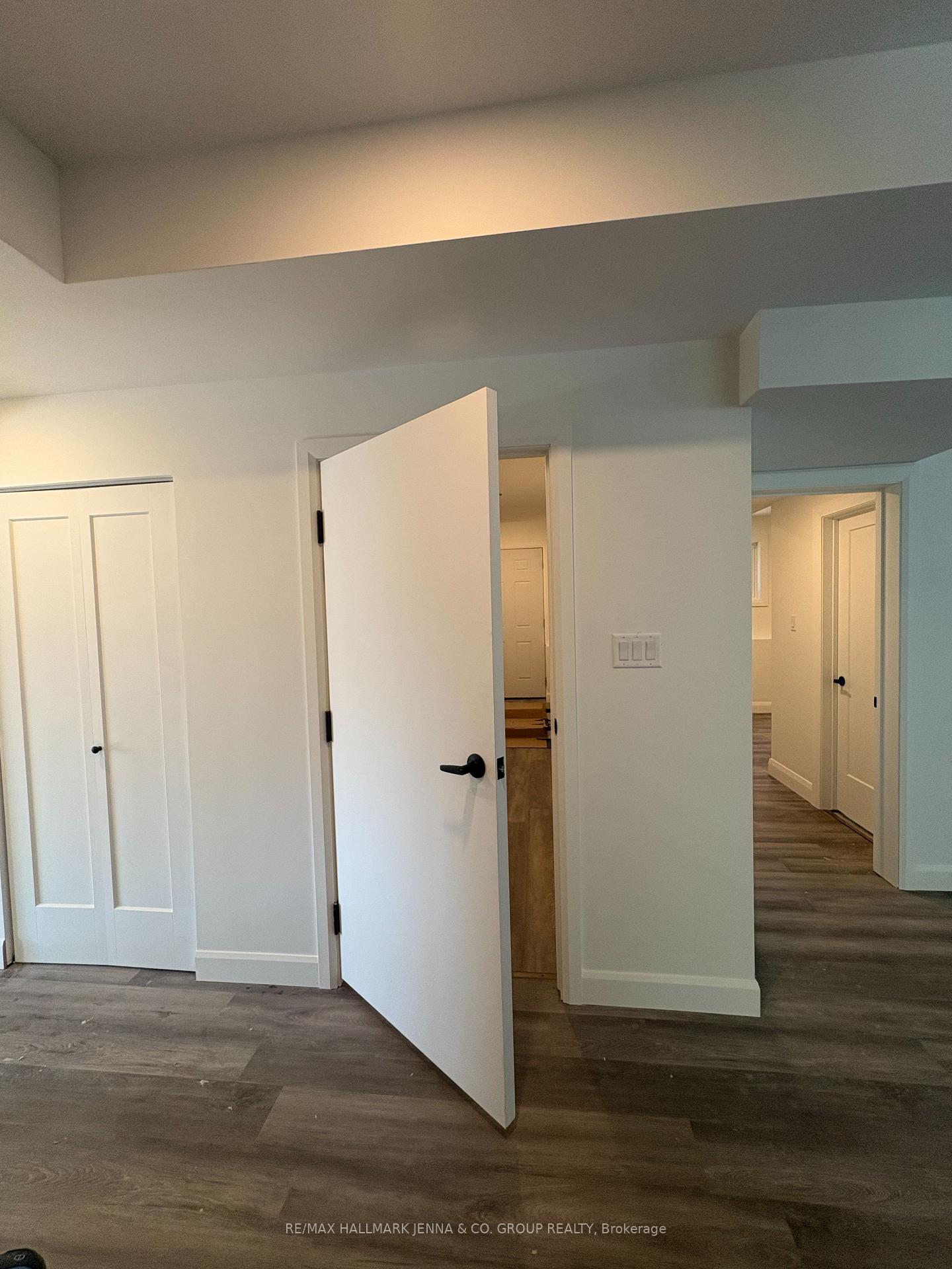 Photo 4 of Unit B, 14 Belleview Drive, Ottawa, Kanata - Katimavik — HOMEH
