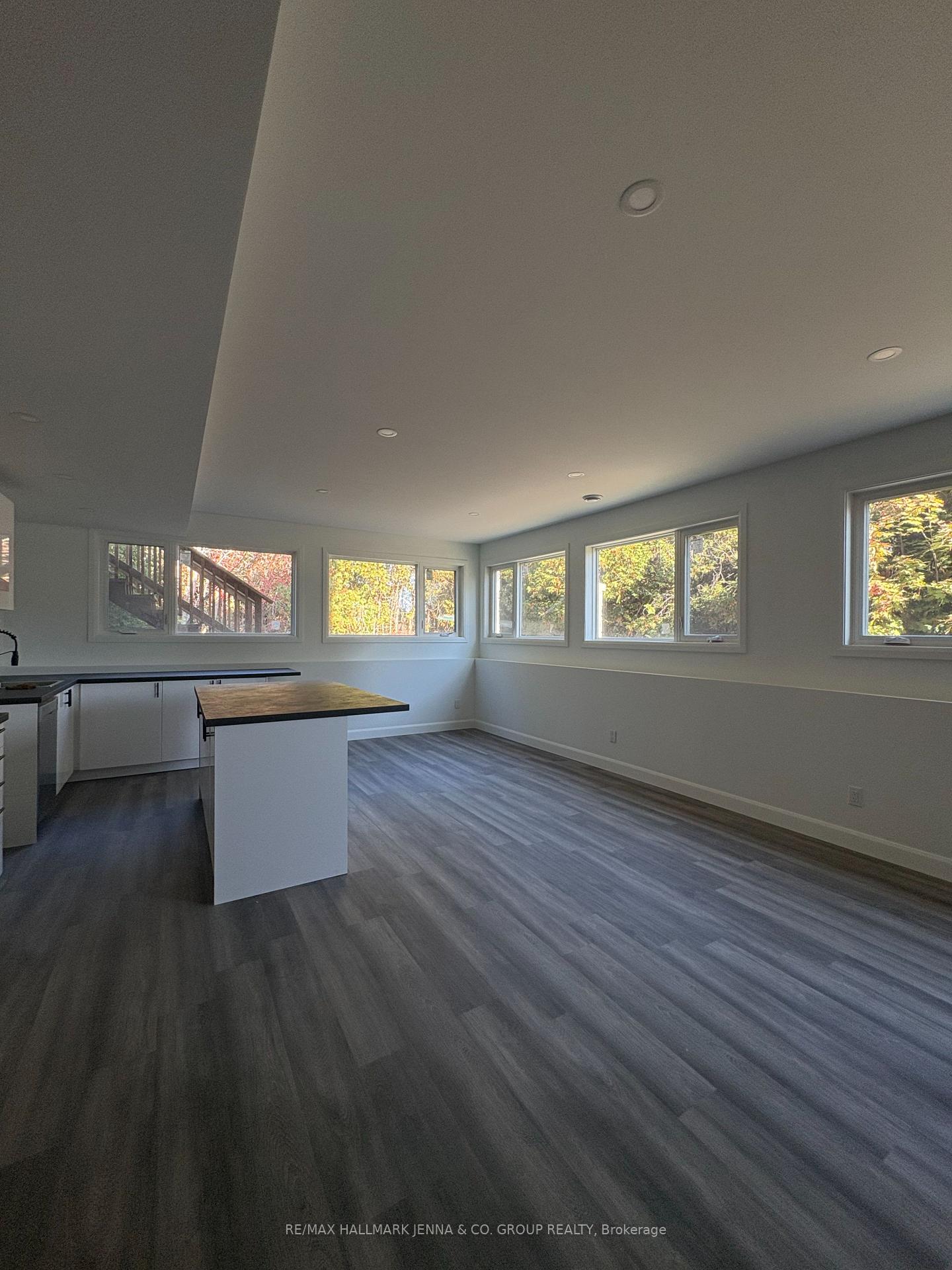 Photo 5 of Unit B, 14 Belleview Drive, Ottawa, Kanata - Katimavik — HOMEH