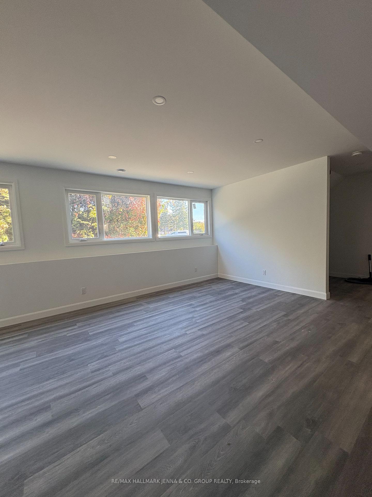 Photo 8 of Unit B, 14 Belleview Drive, Ottawa, Kanata - Katimavik — HOMEH