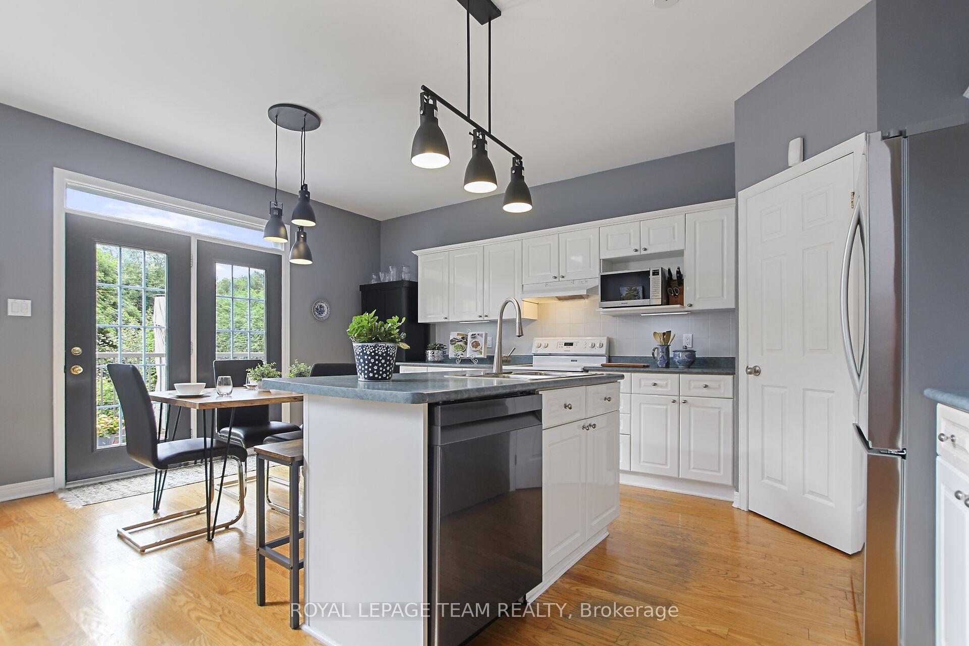 Photo 4 of 19 Maricona Way, Ottawa, Kanata - Kanata Lakes/Heritage Hills — HOMEH