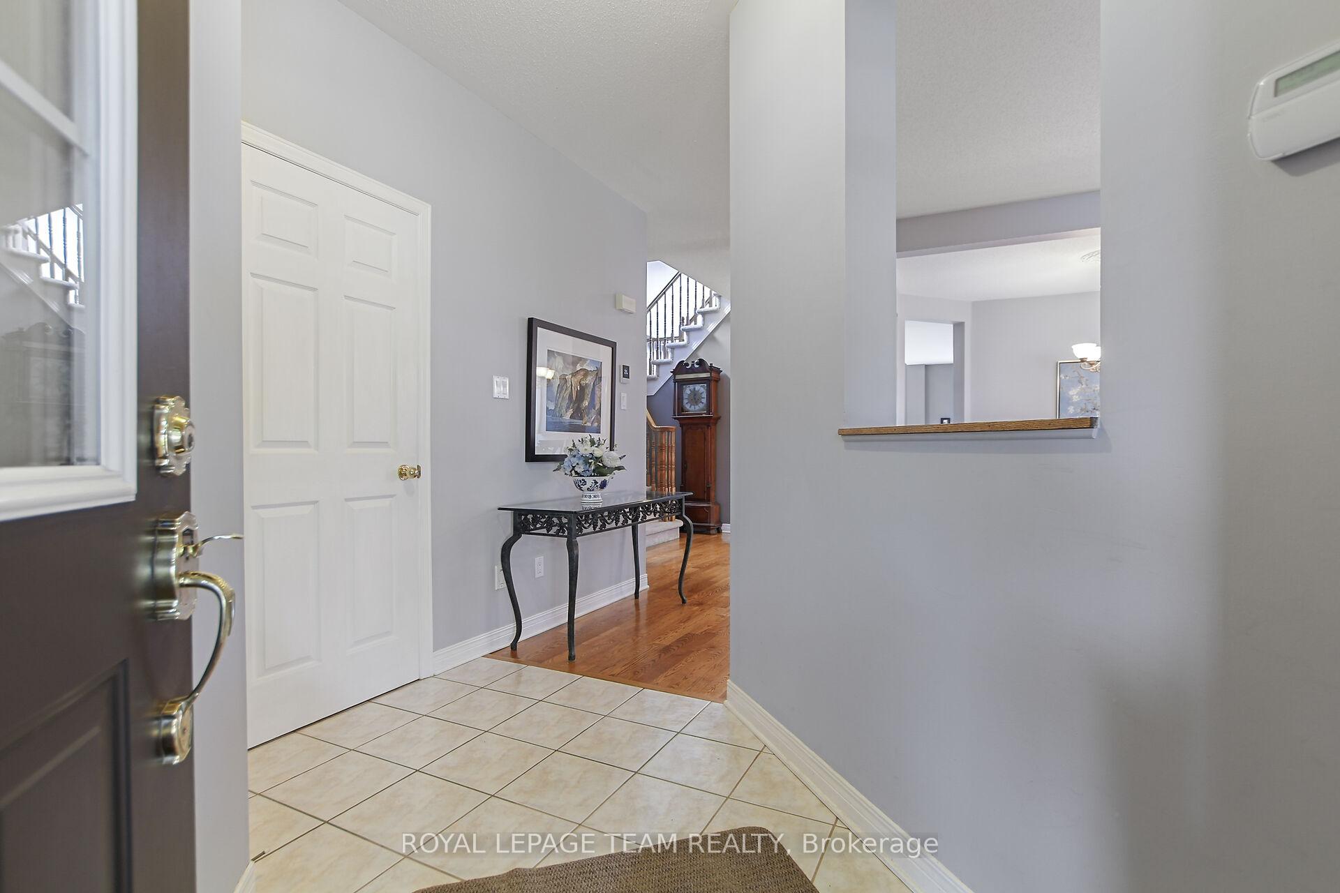 Photo 9 of 19 Maricona Way, Ottawa, Kanata - Kanata Lakes/Heritage Hills — HOMEH