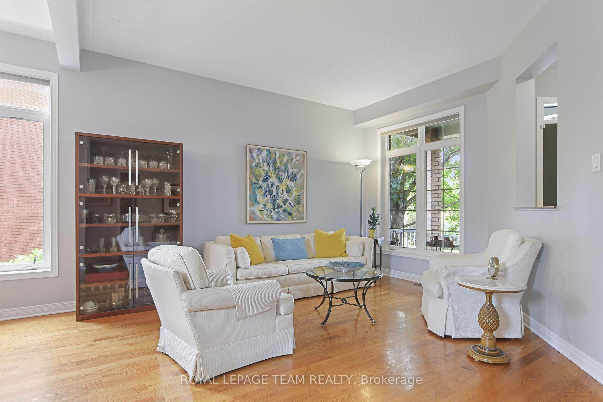 Photo 10 of 19 Maricona Way, Ottawa, Kanata - Kanata Lakes/Heritage Hills — HOMEH