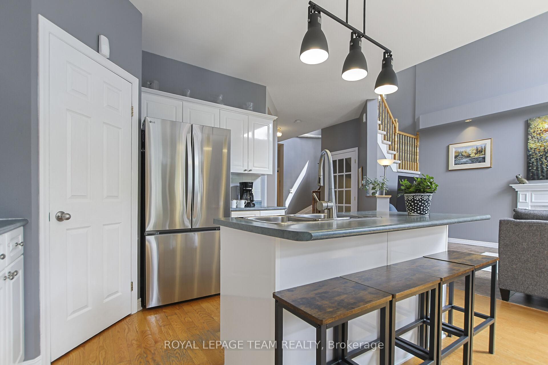 Photo 13 of 19 Maricona Way, Ottawa, Kanata - Kanata Lakes/Heritage Hills — HOMEH