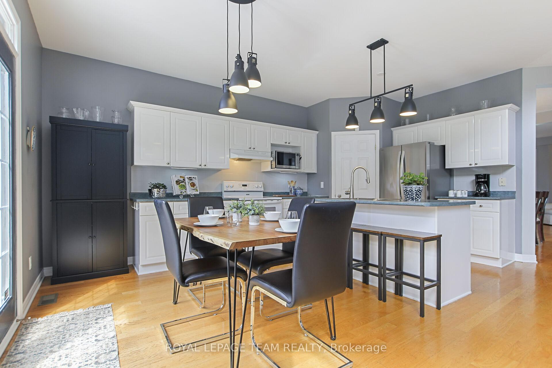 Photo 14 of 19 Maricona Way, Ottawa, Kanata - Kanata Lakes/Heritage Hills — HOMEH