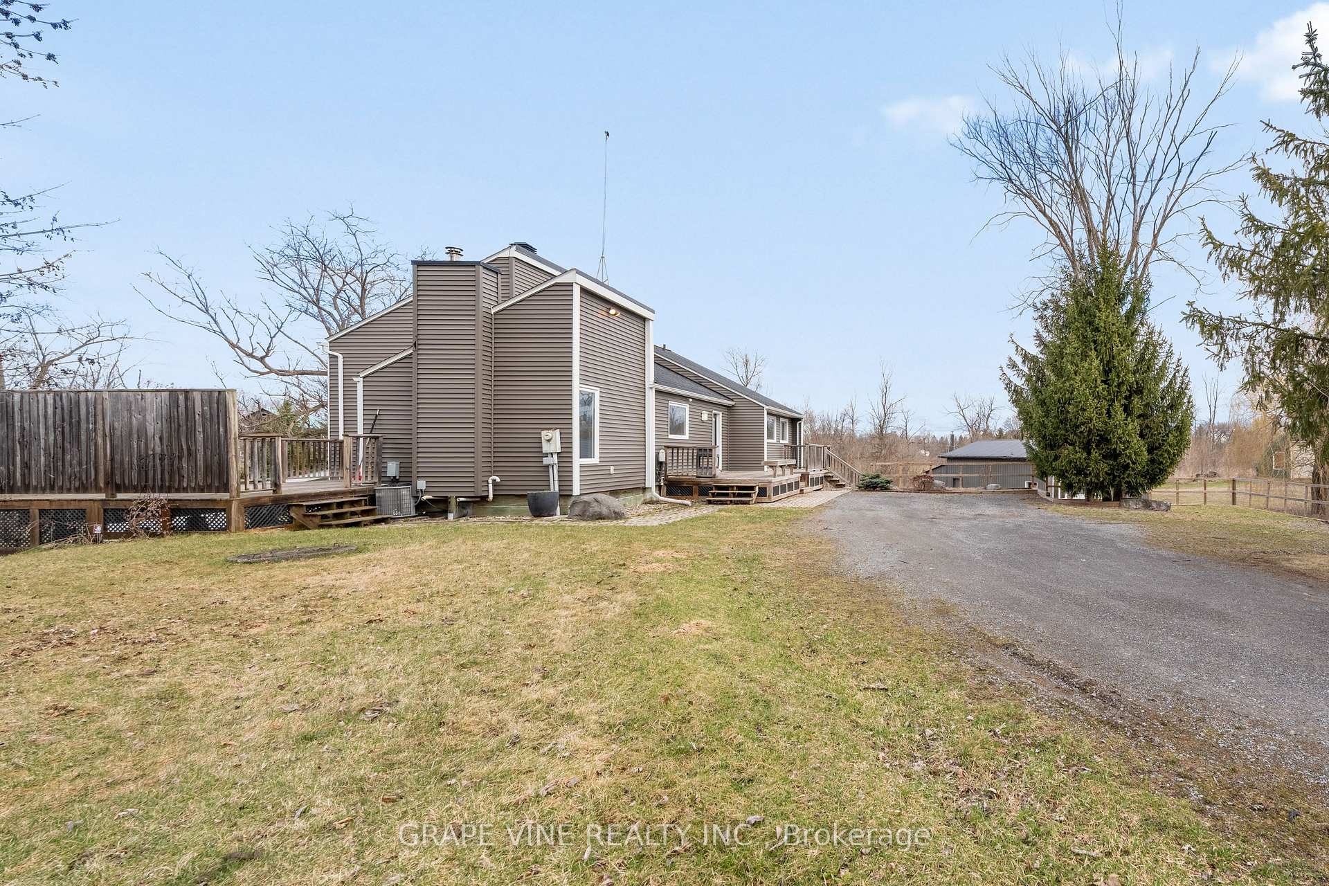 Photo 2 of 1507 Century Road E, Ottawa, Manotick South to Roger Stevens — HOMEH