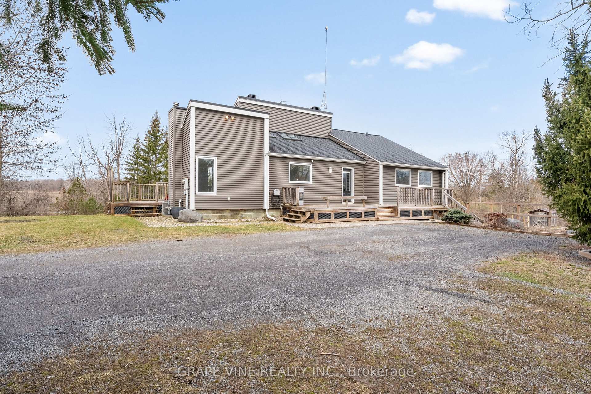 Photo 3 of 1507 Century Road E, Ottawa, Manotick South to Roger Stevens — HOMEH