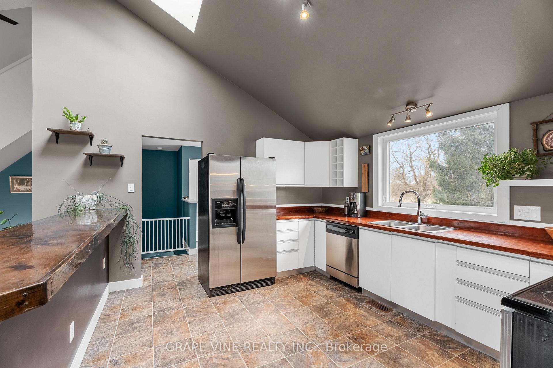 Photo 9 of 1507 Century Road E, Ottawa, Manotick South to Roger Stevens — HOMEH