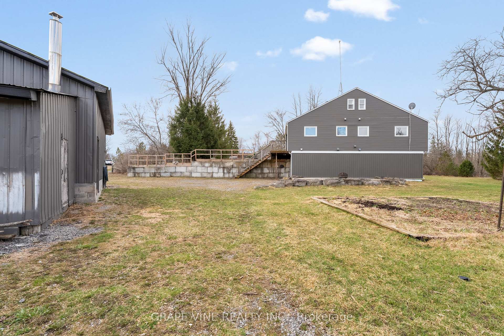 Photo 31 of 1507 Century Road E, Ottawa, Manotick South to Roger Stevens — HOMEH
