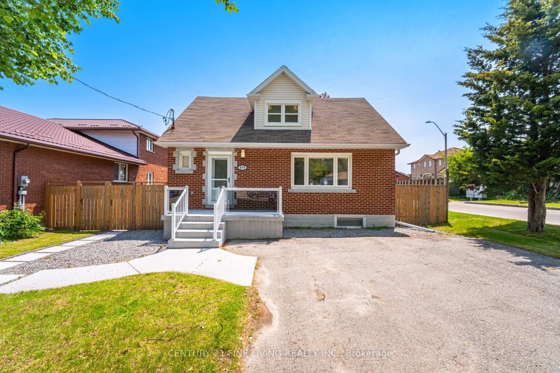 Photo 1 of Unit Whole House, 619 Upper Paradise Road, Hamilton, Gilbert — HOMEH