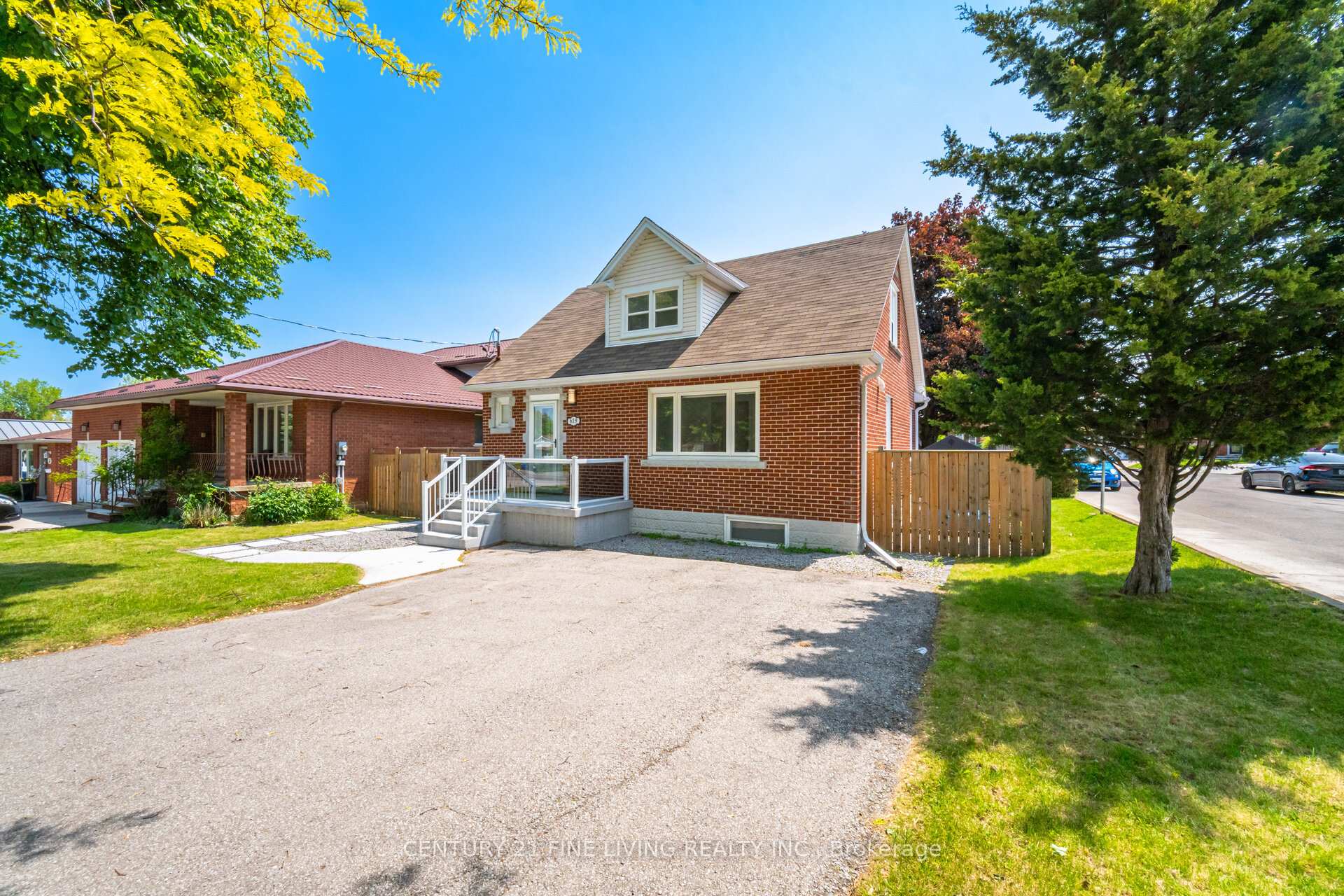 Photo 2 of Unit Whole House, 619 Upper Paradise Road, Hamilton, Gilbert — HOMEH