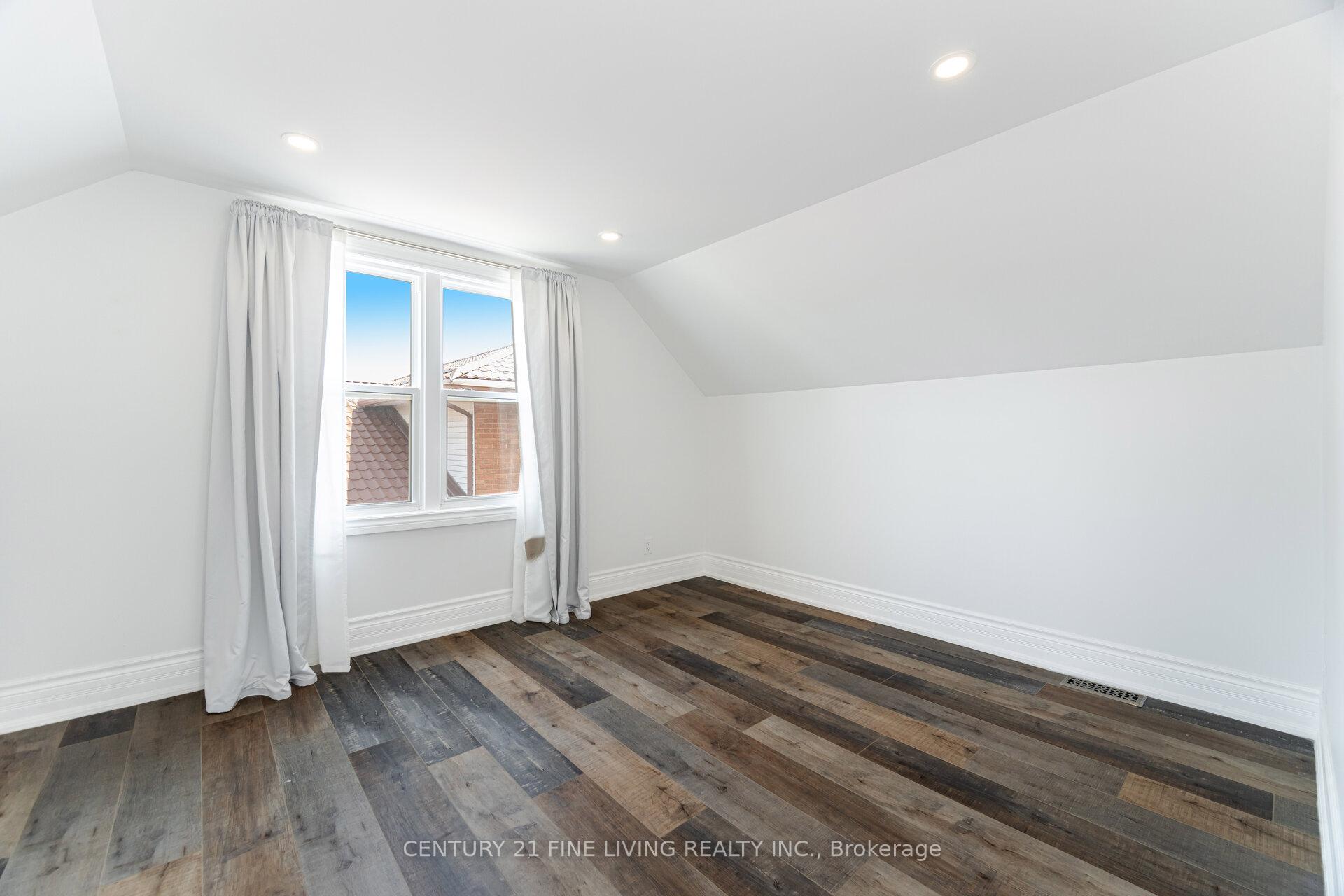 Photo 21 of Unit Whole House, 619 Upper Paradise Road, Hamilton, Gilbert — HOMEH