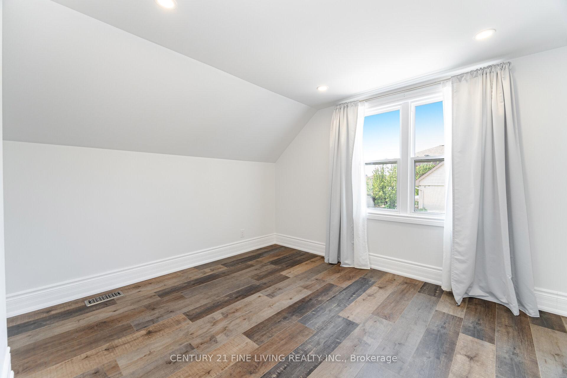 Photo 24 of Unit Whole House, 619 Upper Paradise Road, Hamilton, Gilbert — HOMEH