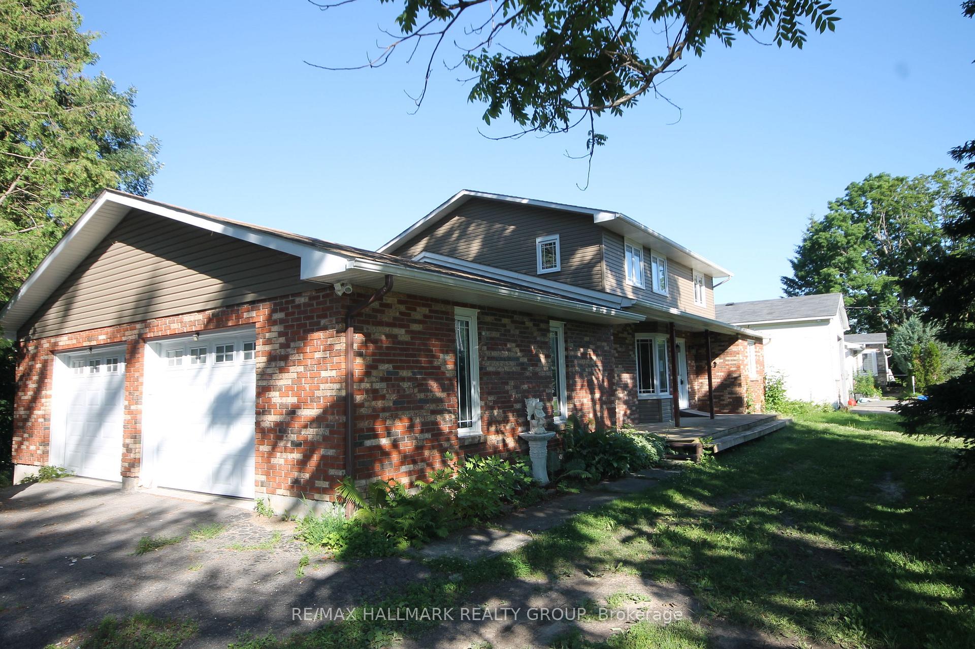 Front of 1844 River Road