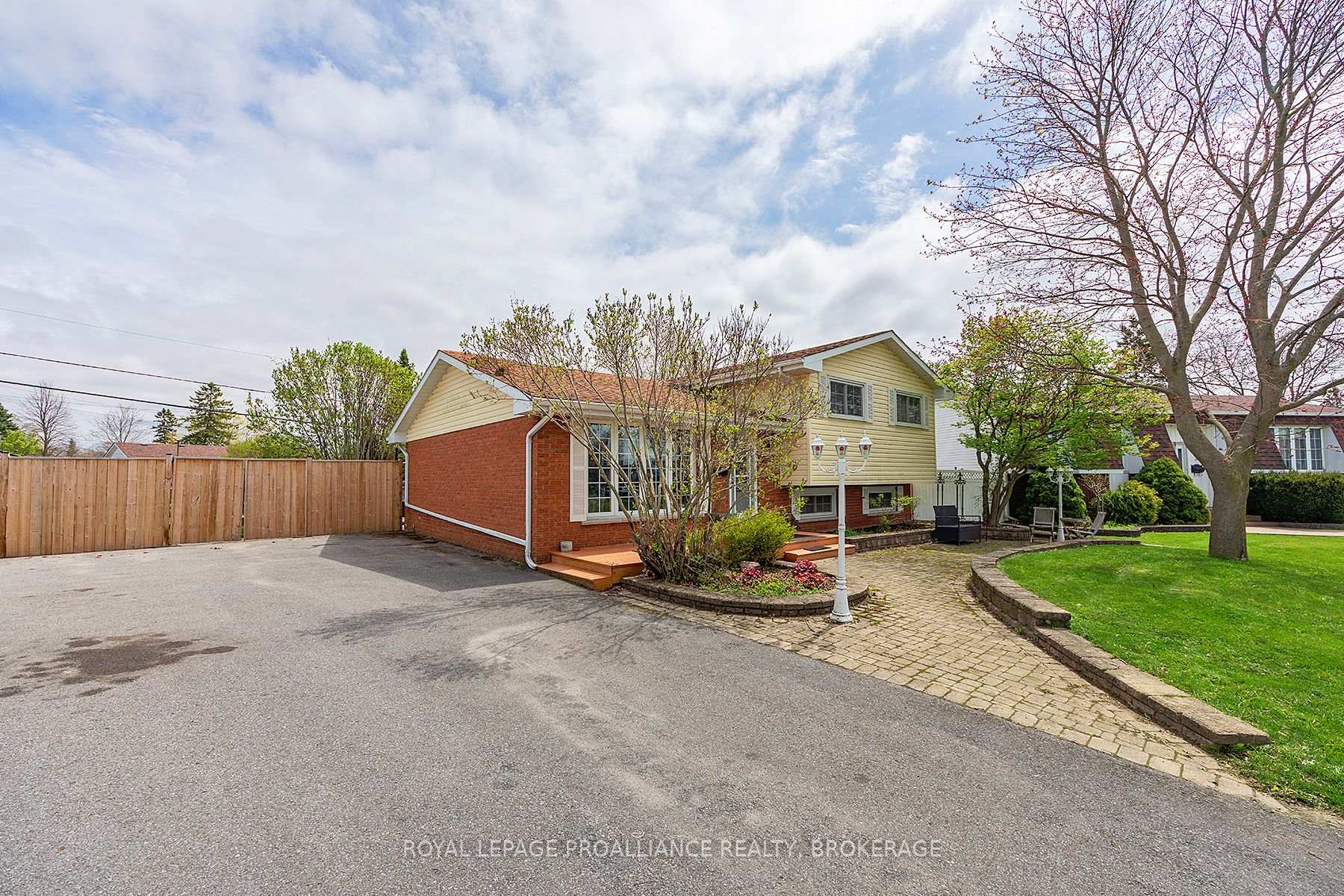 Photo 7 of 7 Bakers Lane, Loyalist, Amherstview — HOMEH