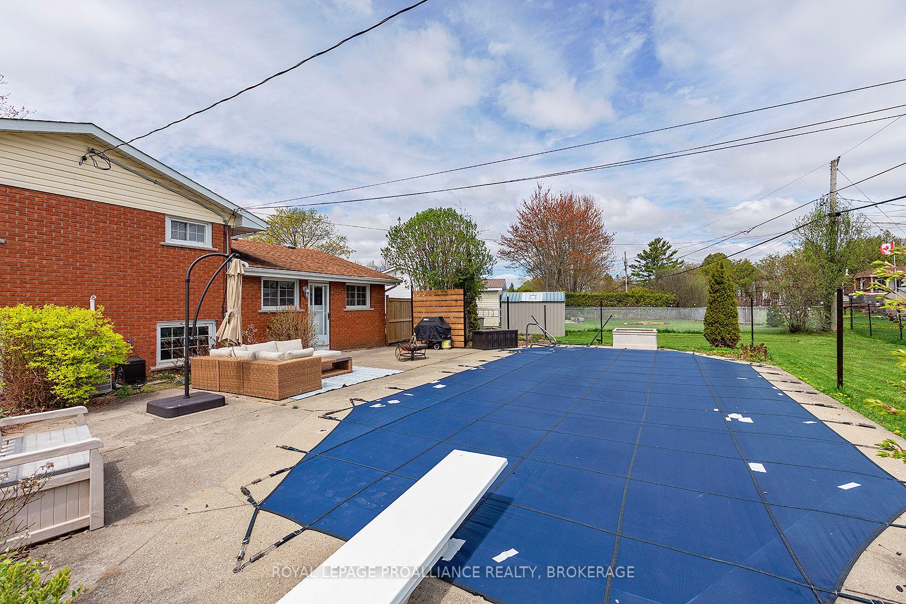 Photo 12 of 7 Bakers Lane, Loyalist, Amherstview — HOMEH