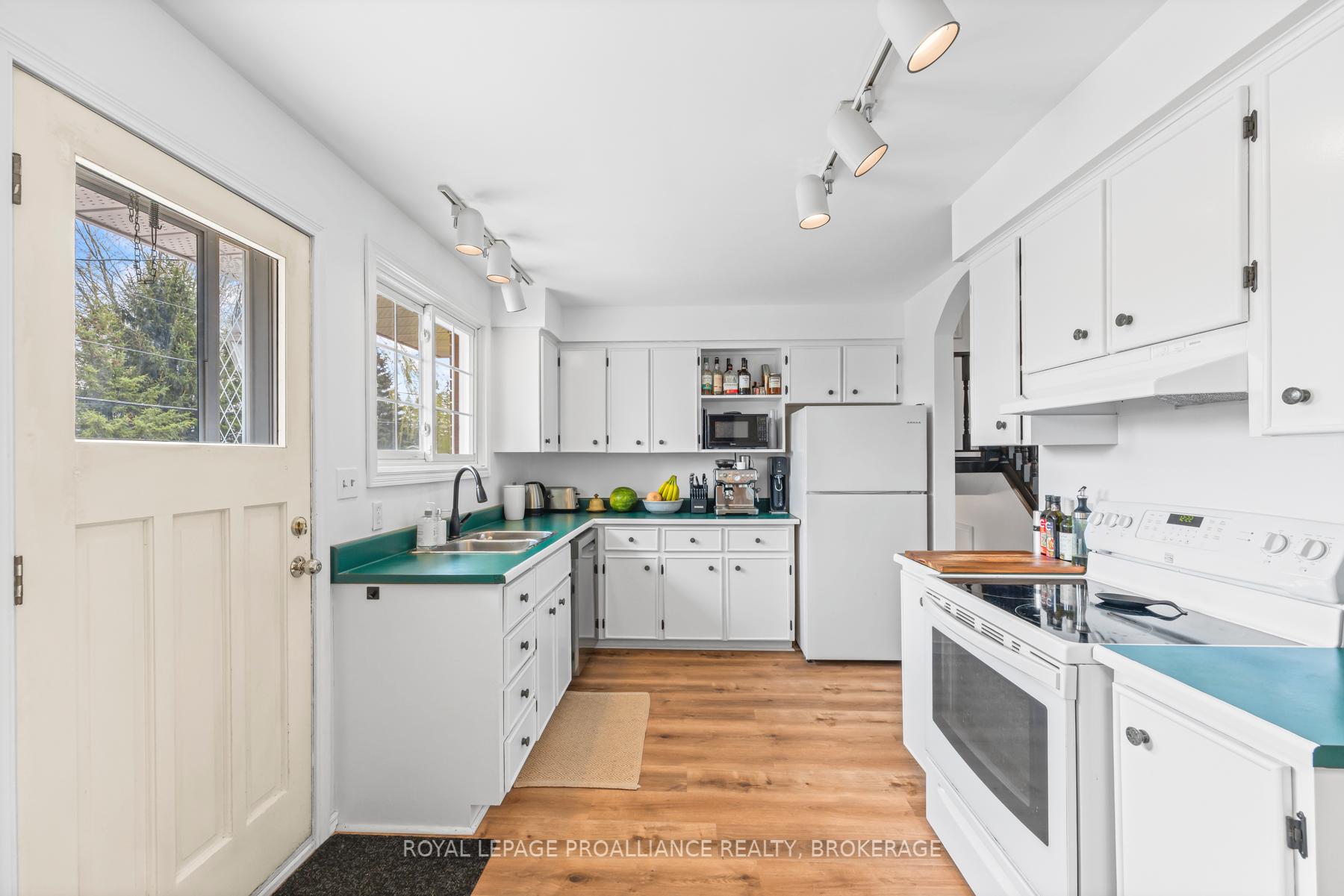 Photo 25 of 7 Bakers Lane, Loyalist, Amherstview — HOMEH