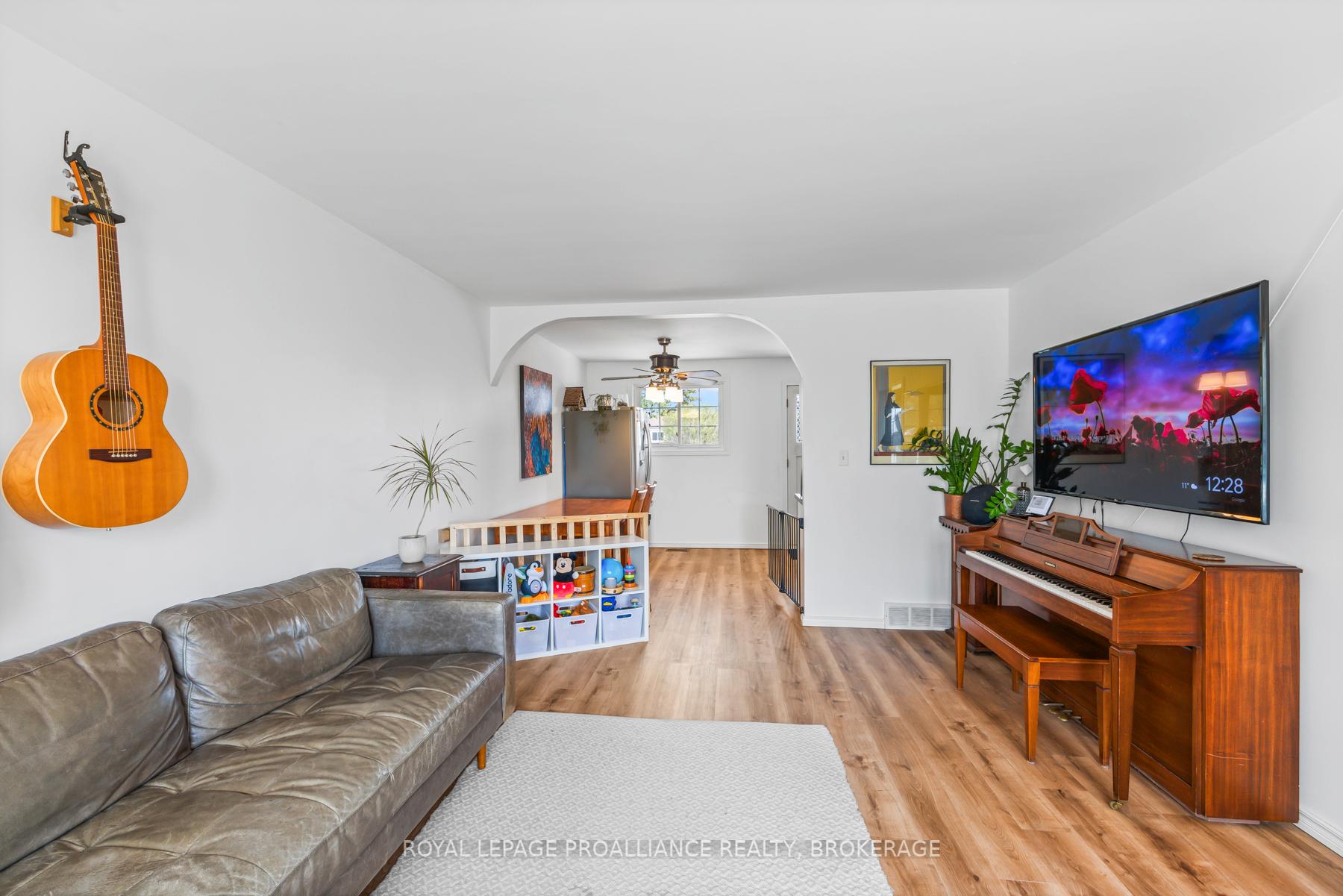 Photo 30 of 7 Bakers Lane, Loyalist, Amherstview — HOMEH