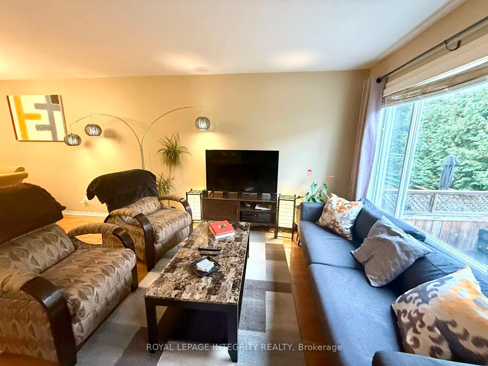 Photo 8 of 3 Ipswich Terrace, Ottawa, Kanata - Morgan's Grant/South March — HOMEH