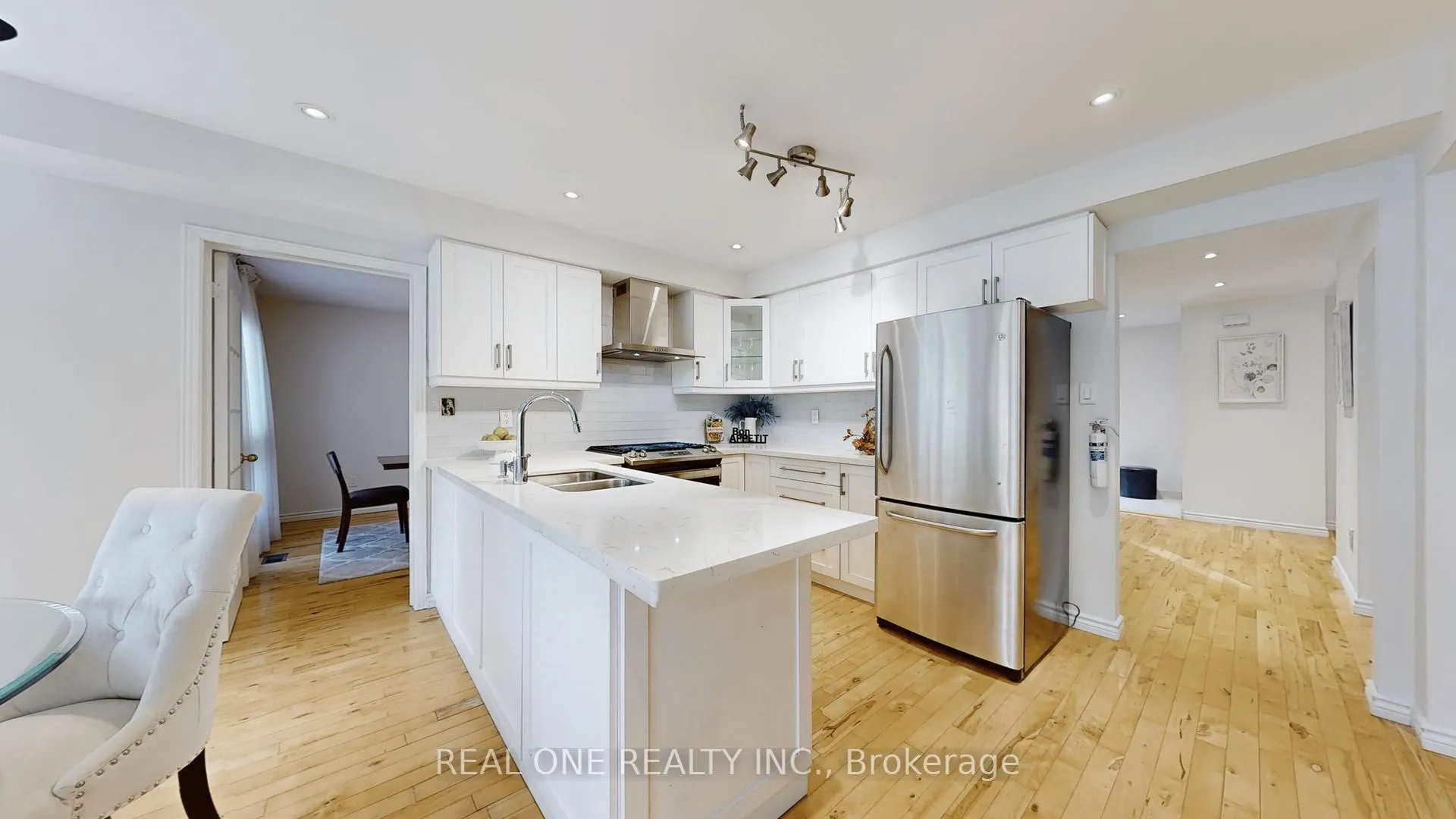 Photo 9 of 35 Aitken Circle, Markham, Unionville — HOMEH