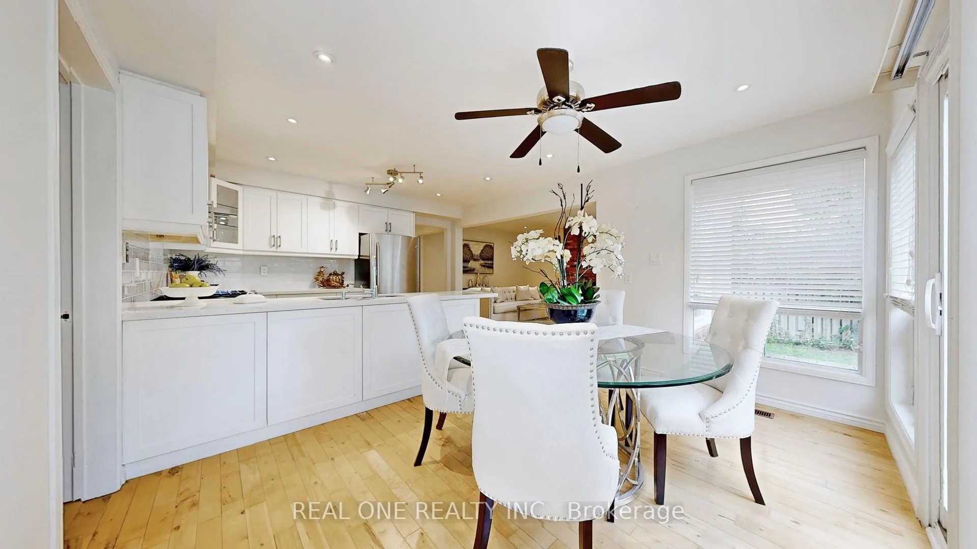 Photo 12 of 35 Aitken Circle, Markham, Unionville — HOMEH