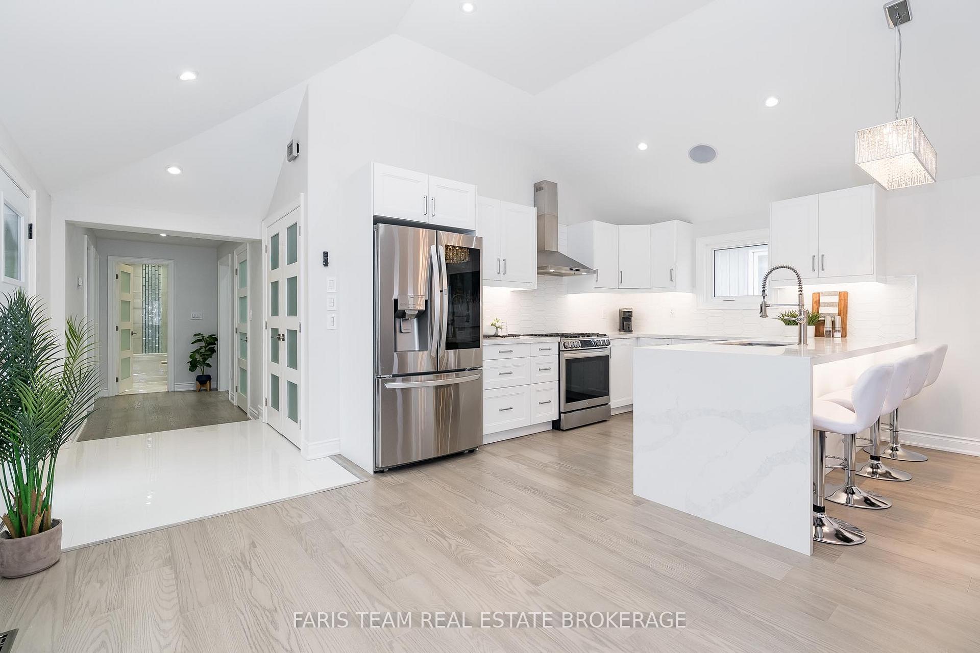 Photo 7 of 1135 Poplar Drive, Innisfil, Gilford — HOMEH