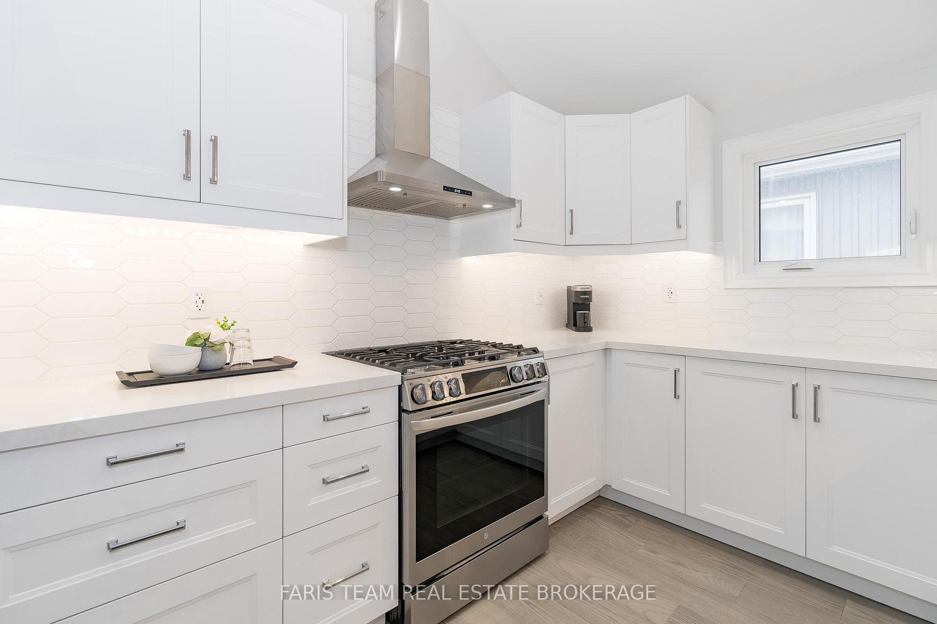 Photo 9 of 1135 Poplar Drive, Innisfil, Gilford — HOMEH