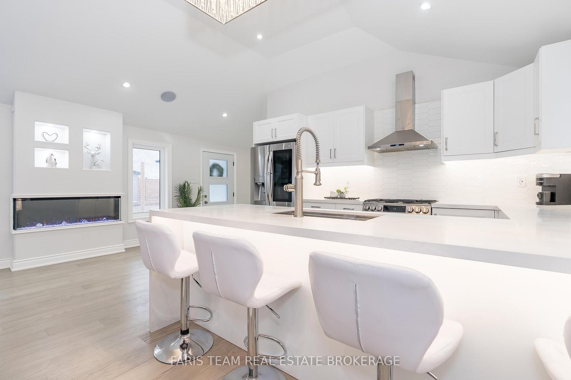 Photo 11 of 1135 Poplar Drive, Innisfil, Gilford — HOMEH