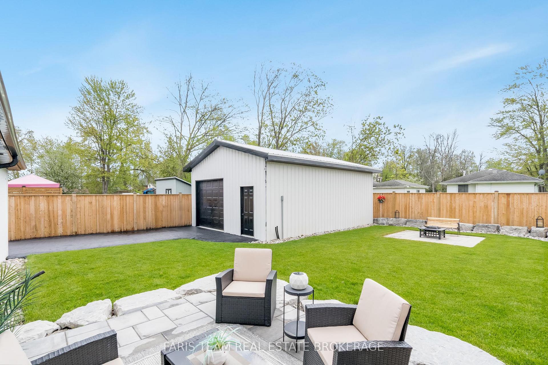 Photo 24 of 1135 Poplar Drive, Innisfil, Gilford — HOMEH