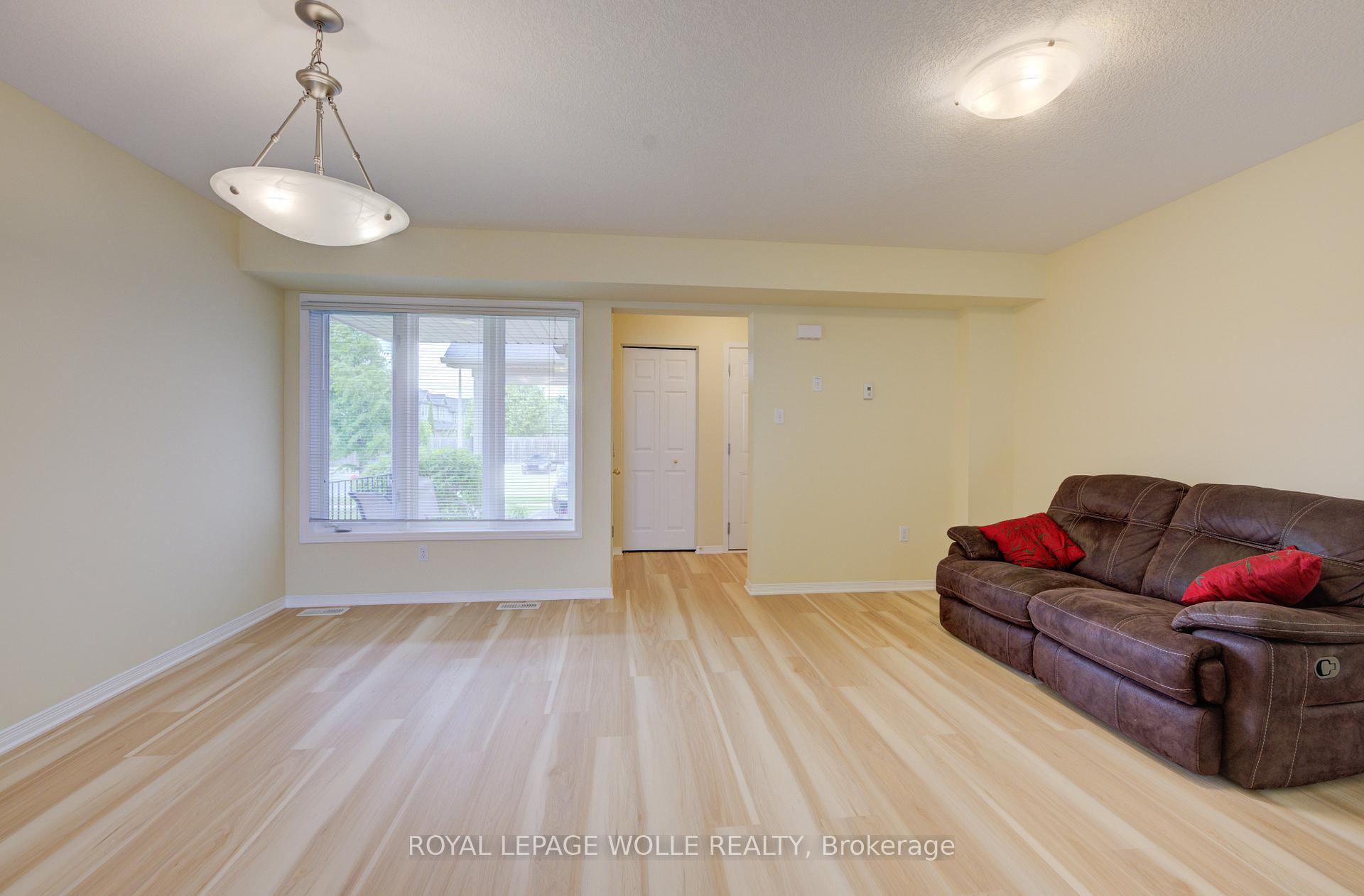 Photo 6 of 57 Brookfield Crescent, Kitchener — HOMEH