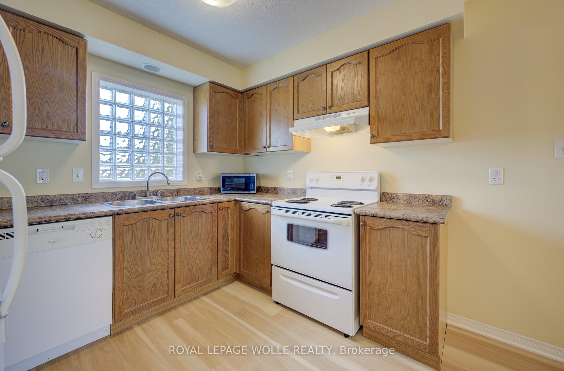Photo 12 of 57 Brookfield Crescent, Kitchener — HOMEH