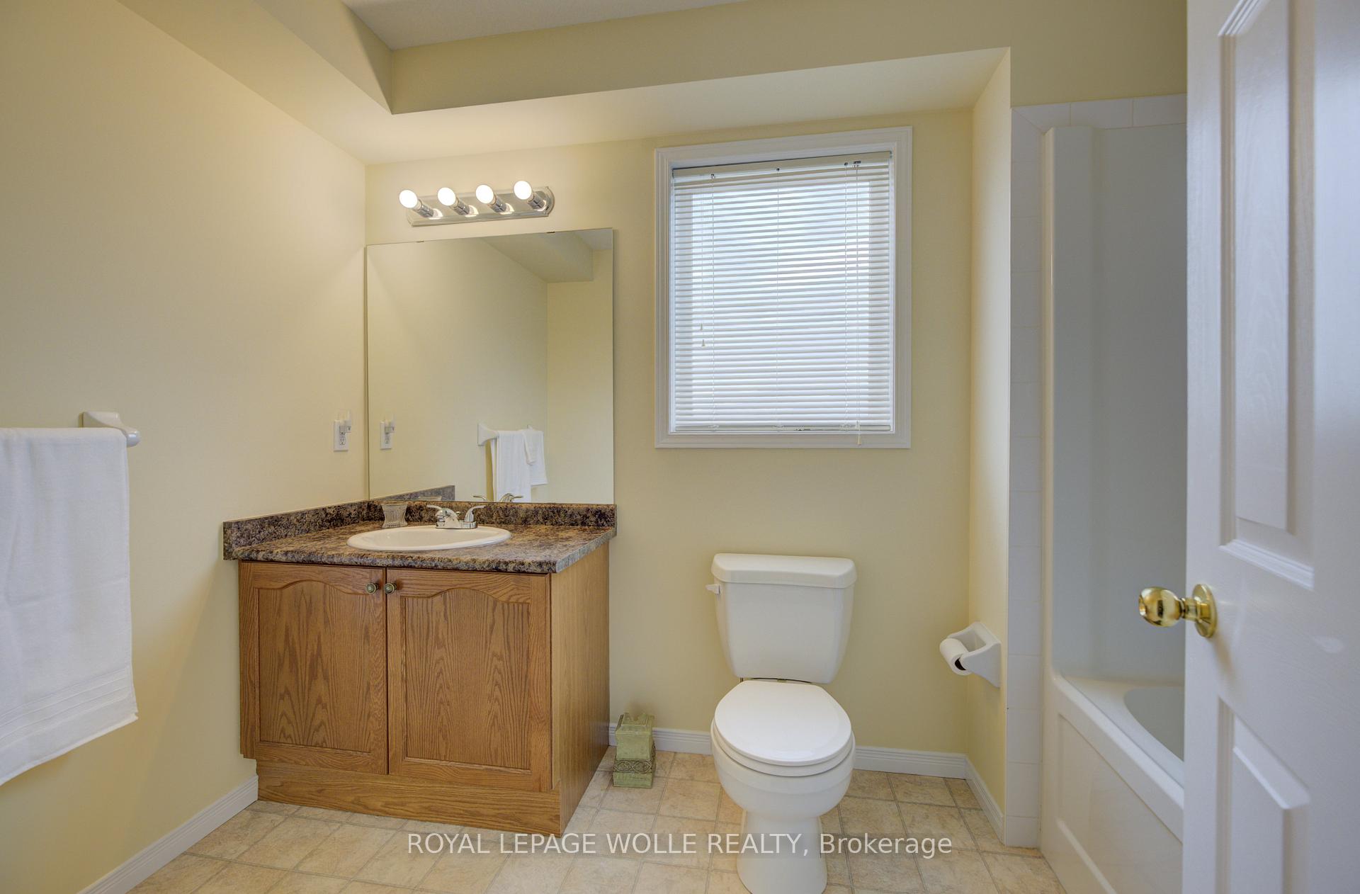 Photo 20 of 57 Brookfield Crescent, Kitchener — HOMEH