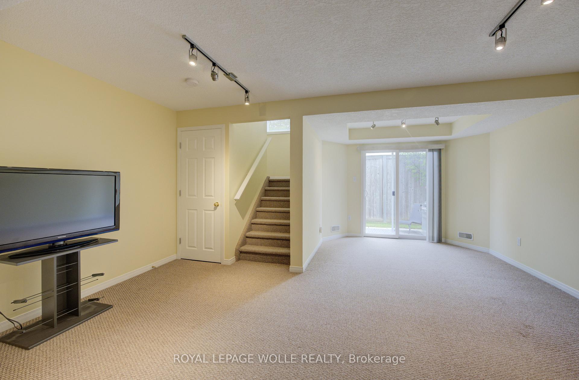 Photo 26 of 57 Brookfield Crescent, Kitchener — HOMEH