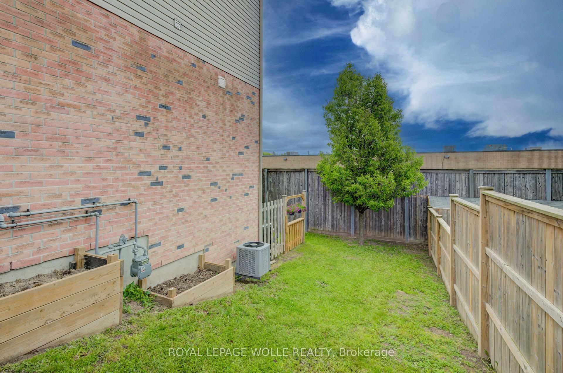 Photo 29 of 57 Brookfield Crescent, Kitchener — HOMEH