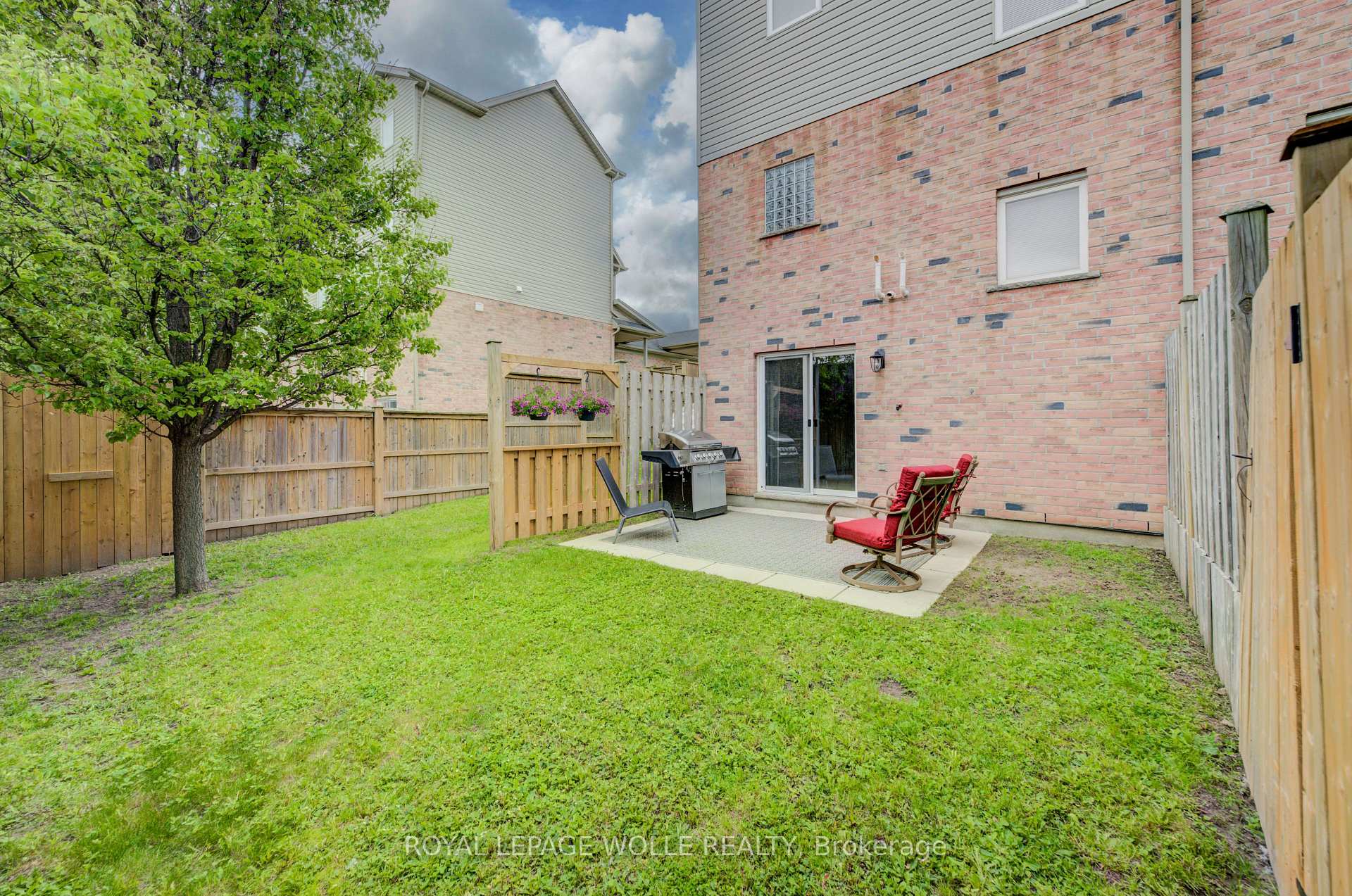 Photo 33 of 57 Brookfield Crescent, Kitchener — HOMEH