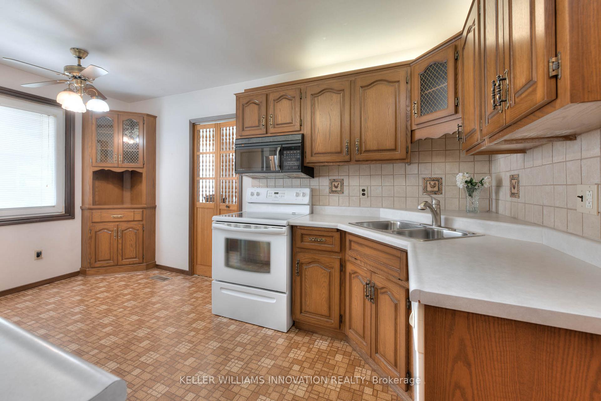 Photo 12 of 147 Clark Avenue, Kitchener — HOMEH