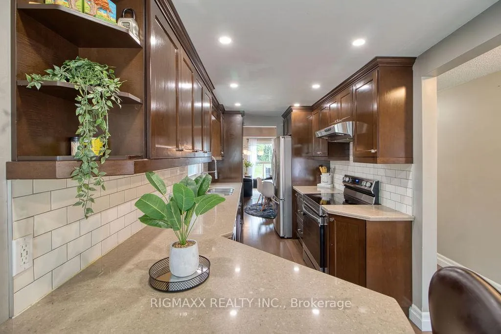 Photo 7 of 55 Wycliffe Place, Kitchener — HOMEH