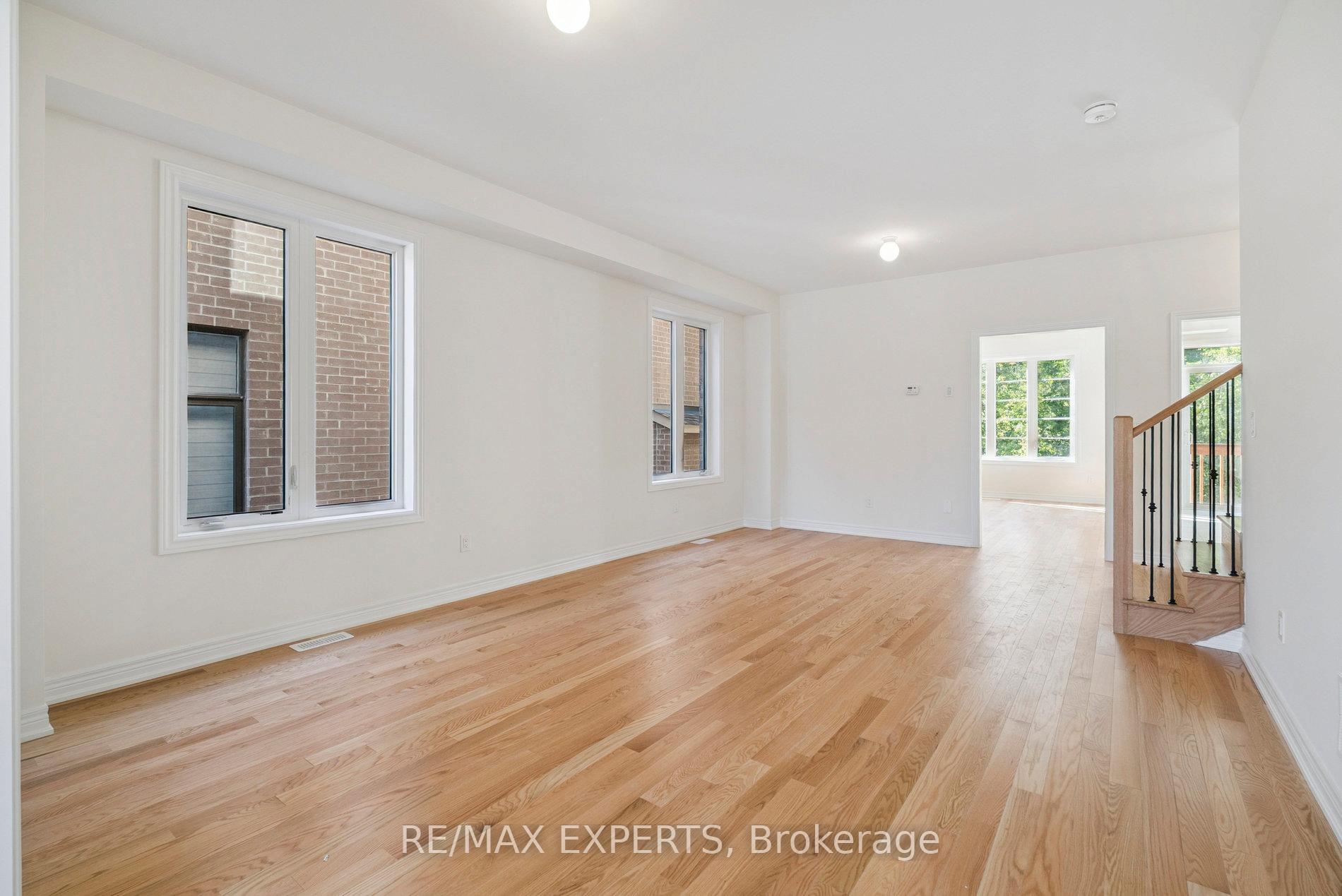 Photo 6 of 1430 Davis Loop Circle, Innisfil, Lefroy — HOMEH