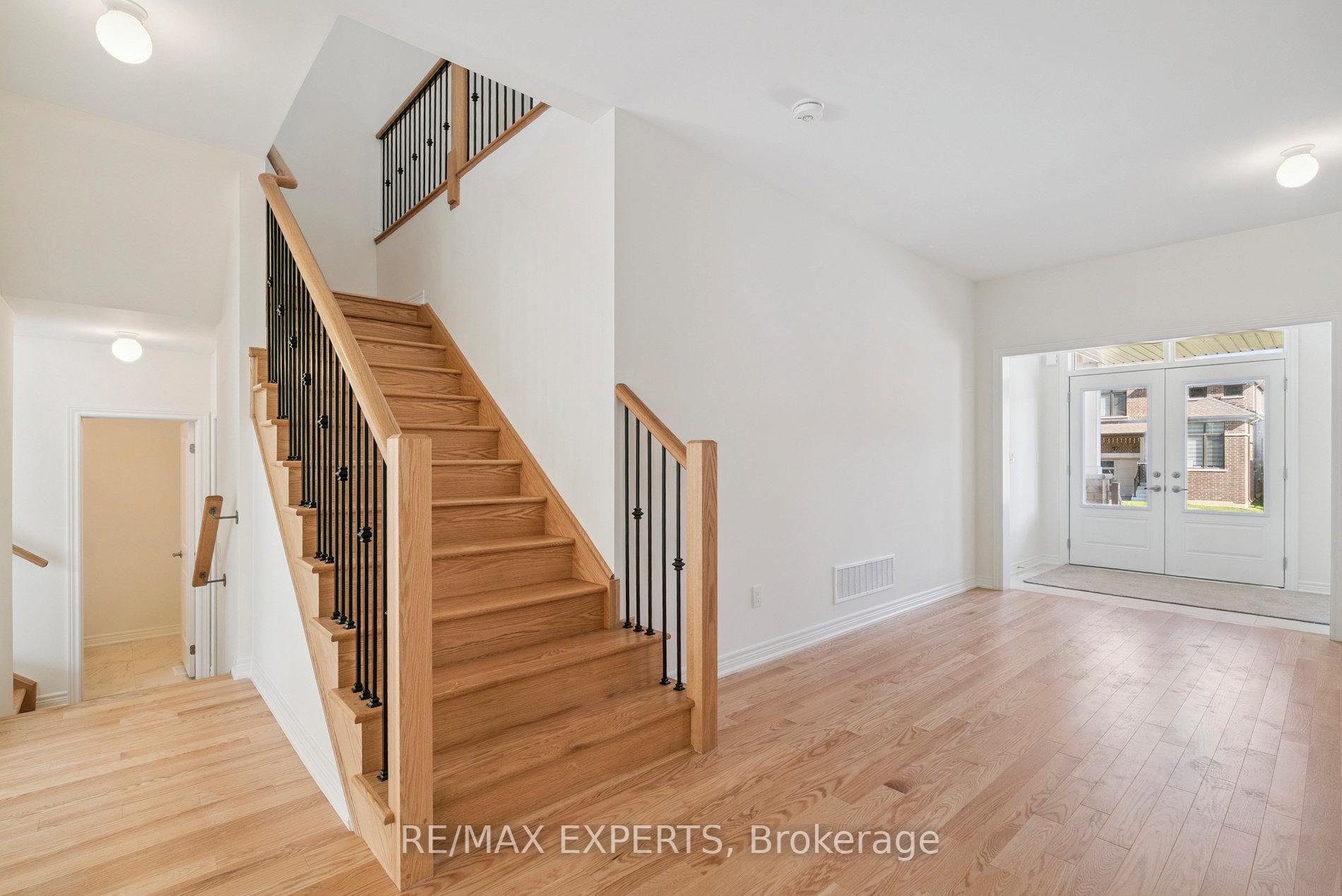 Photo 9 of 1430 Davis Loop Circle, Innisfil, Lefroy — HOMEH