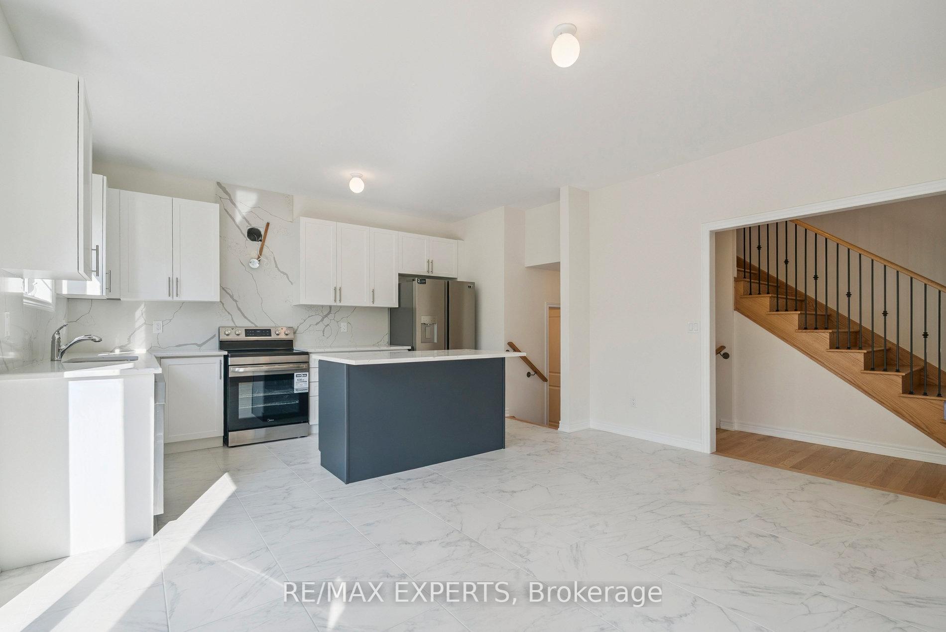 Photo 13 of 1430 Davis Loop Circle, Innisfil, Lefroy — HOMEH