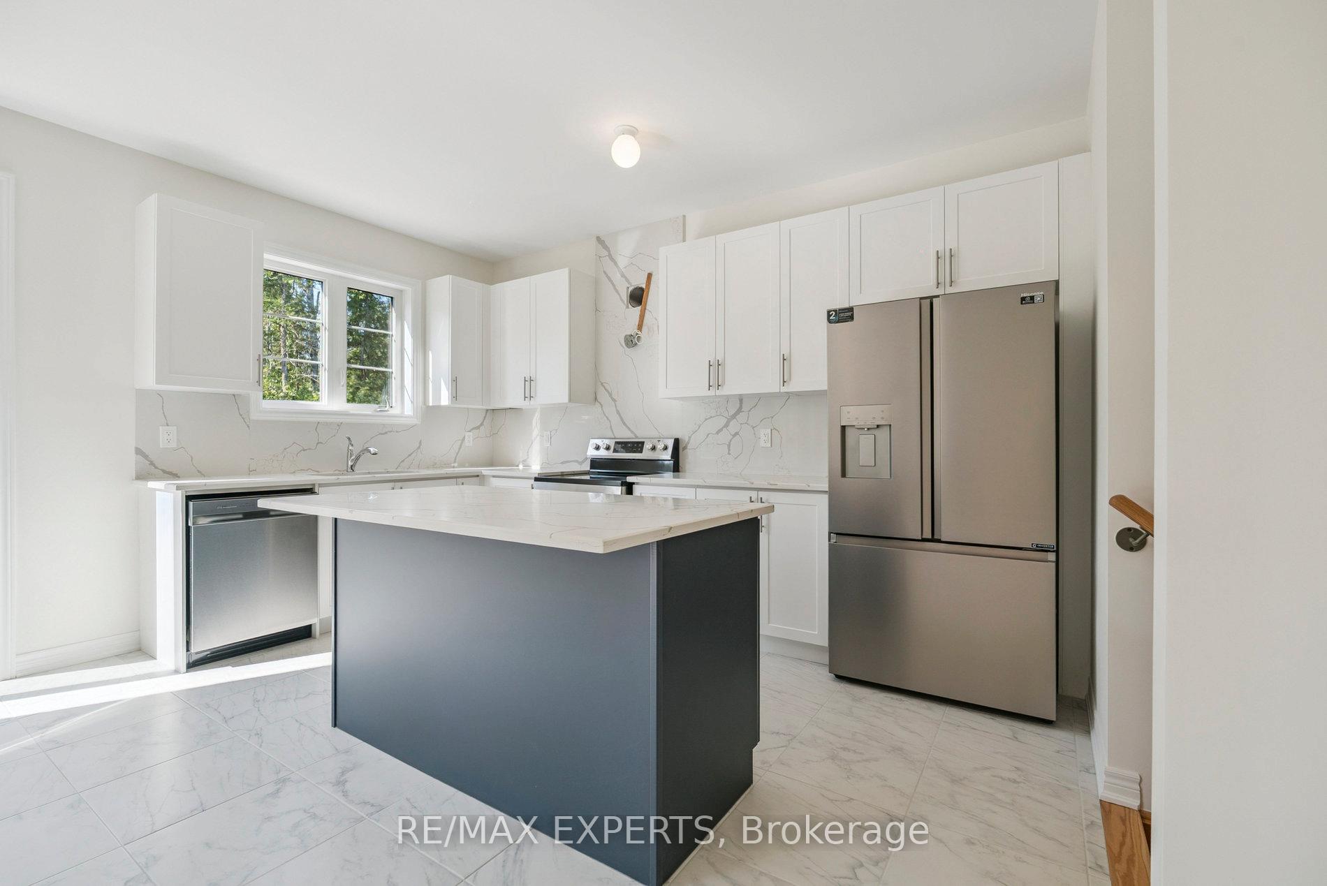 Photo 16 of 1430 Davis Loop Circle, Innisfil, Lefroy — HOMEH