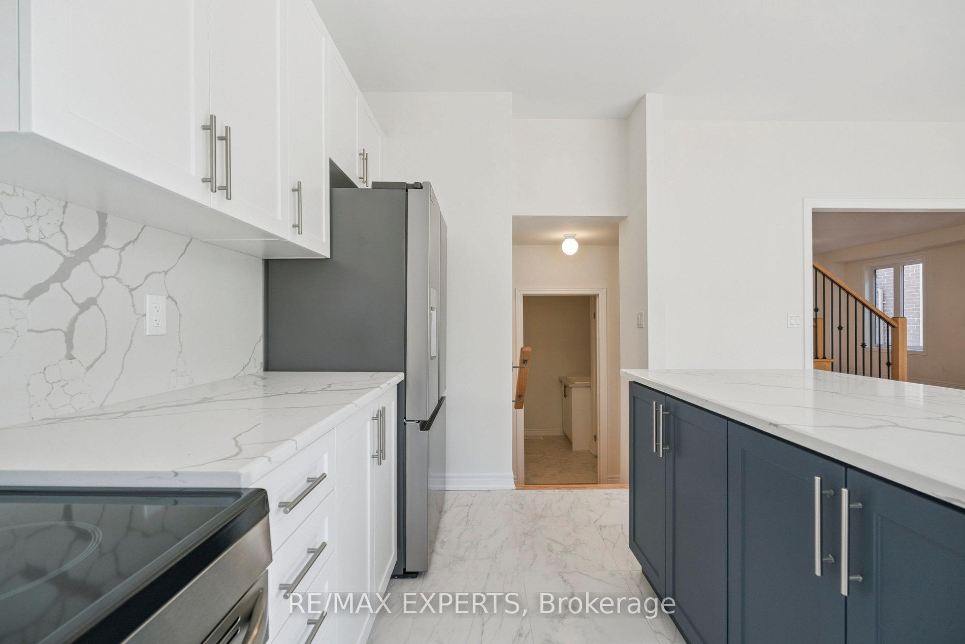 Photo 18 of 1430 Davis Loop Circle, Innisfil, Lefroy — HOMEH