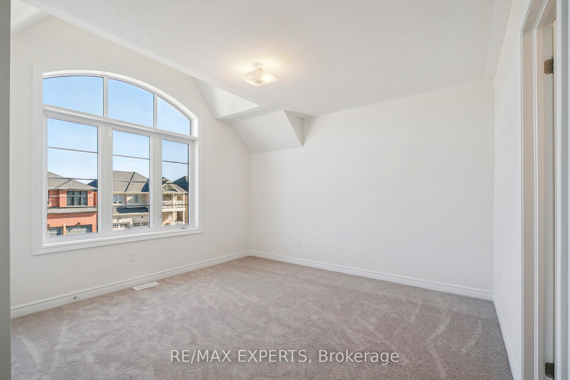Photo 24 of 1430 Davis Loop Circle, Innisfil, Lefroy — HOMEH