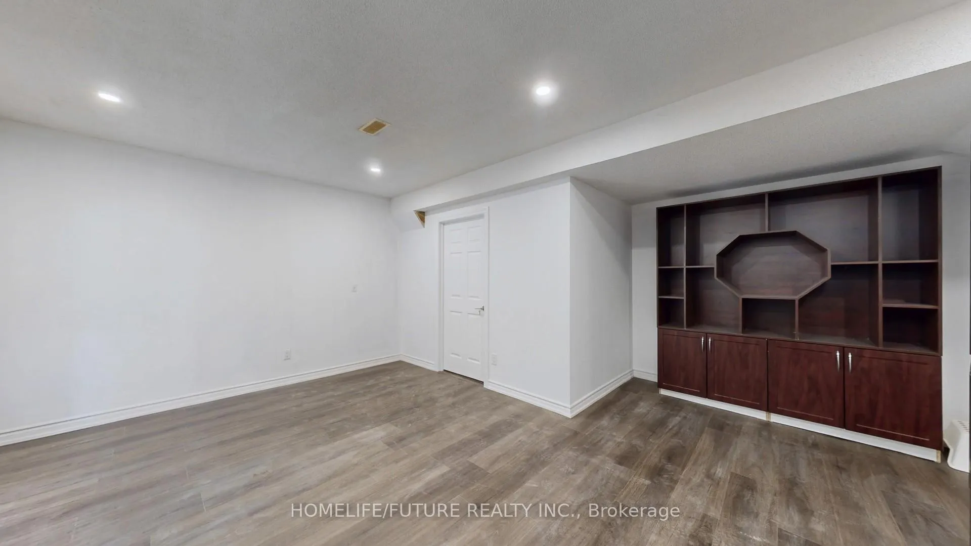 Photo 3 of Unit Bsmt Unit 1, 75 Silver Rose Crescent, Markham, Cachet — HOMEH