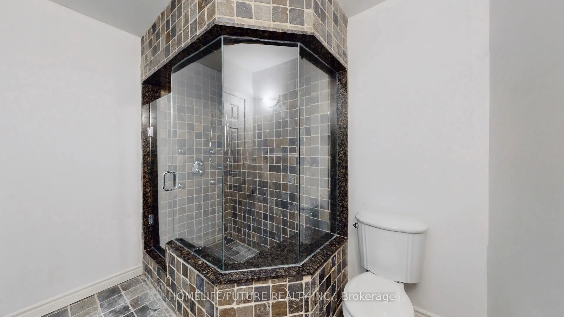 Photo 6 of Unit Bsmt Unit 1, 75 Silver Rose Crescent, Markham, Cachet — HOMEH
